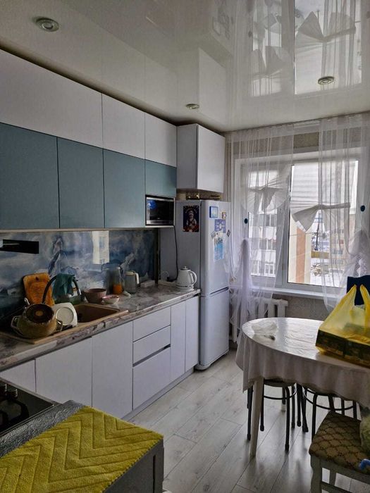 Продается 4 комн квартира Коктем,8