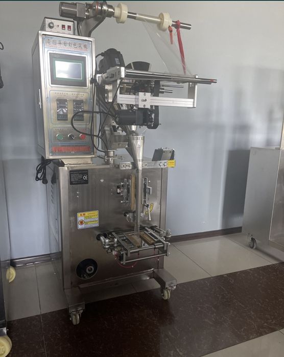Vertikal avtomat qadoqlash uskunasi 100gr Kukunli maxsulotlar choy kof