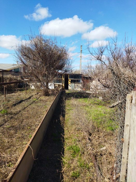 Продается дача ( белая казарма )