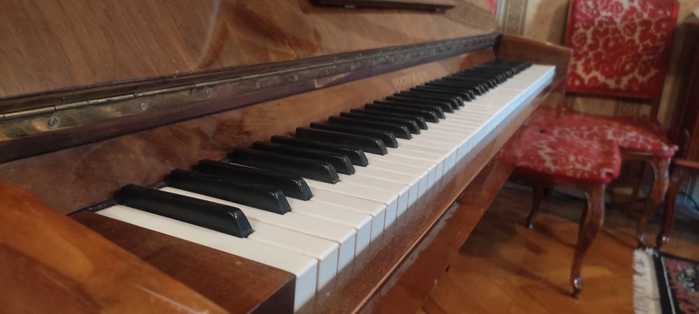 Настройка и ремонт фортепиано.