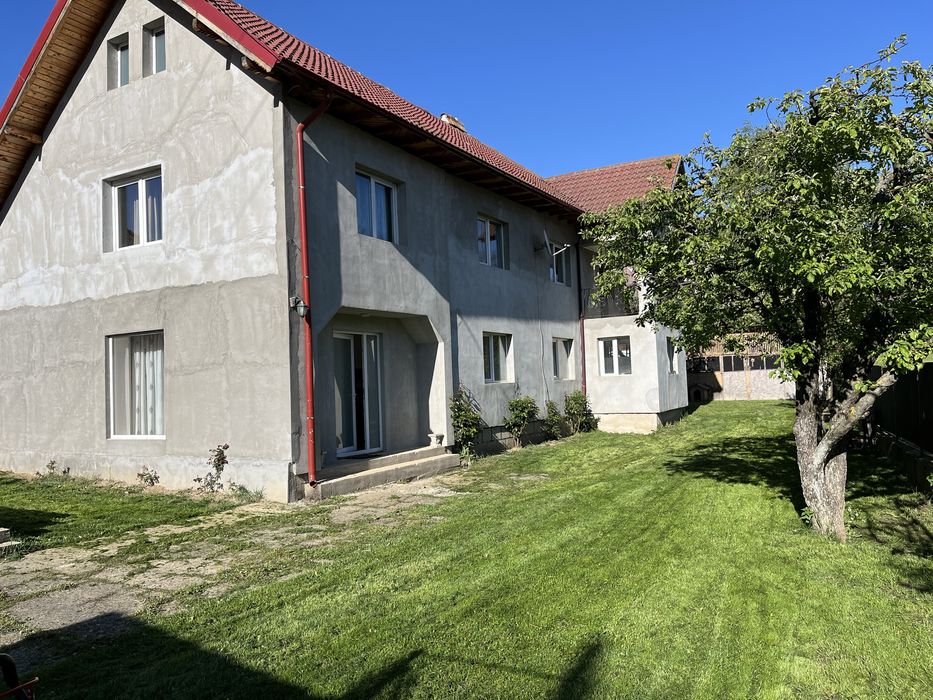 Inchiriez casa Campulung(Leresti)