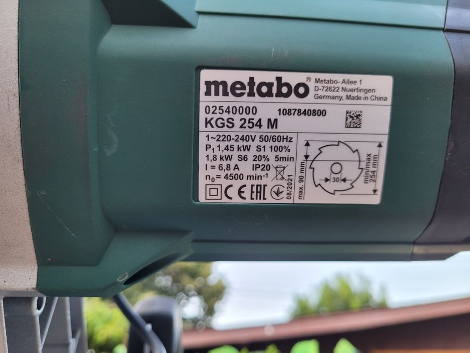 Fierăstrău circular culisant Metabo KGS 254 M 1450W 230V Ø254mm, ca nou