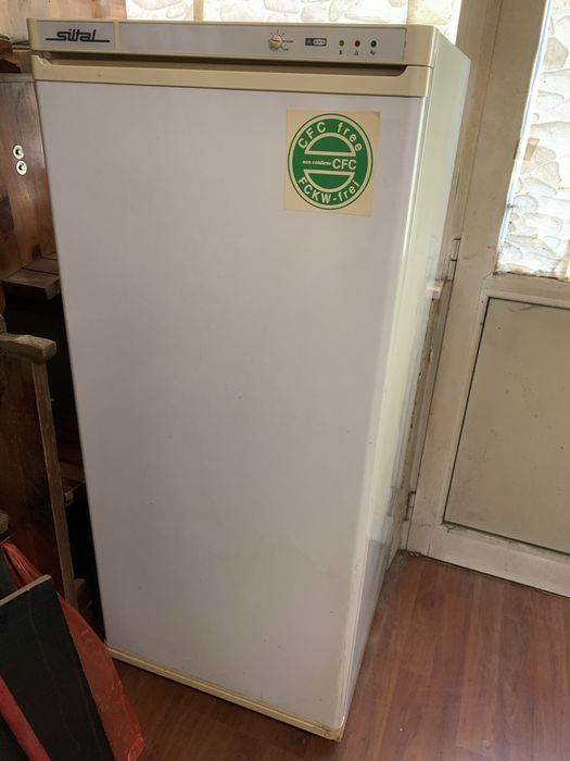 Продавам фризер с 6 чекмеджета