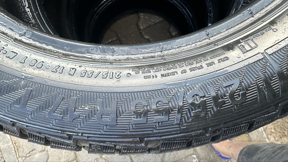 Шины зимние, лепучка 215/55/17