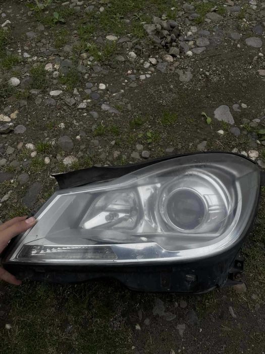 Mercedes c class facelift faruri