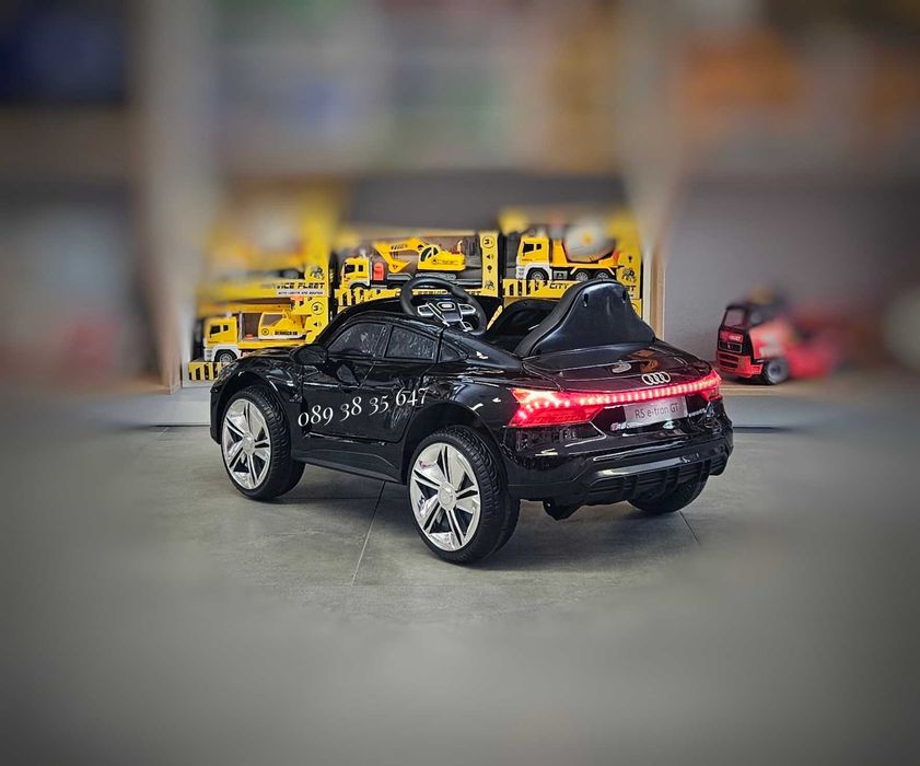 ТОП ЦЕНА!НОВО!Акумулаторна кола AUDI RS E-TRON GT с 12V,EVA гуми,USB