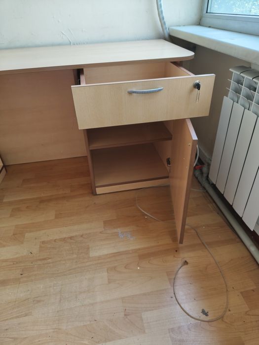 Продам офисный стол