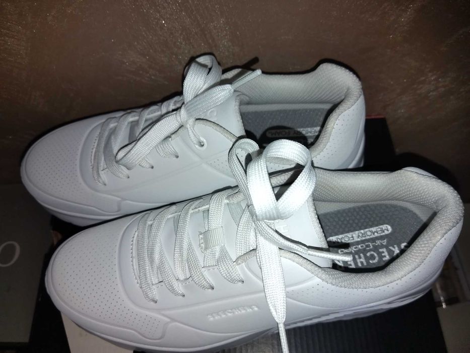Дамски сникърси Skechers Uno Lite