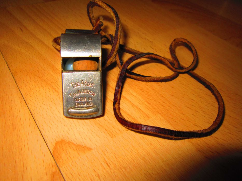 Професионална Съдийска Полицейска Свирка Англия