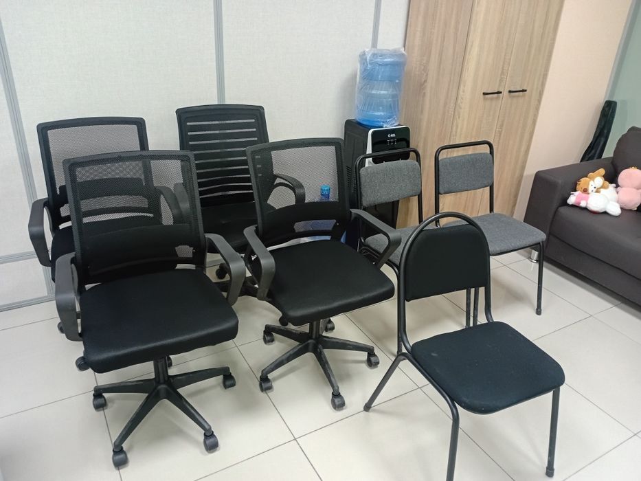 Офисные кресла по 12000