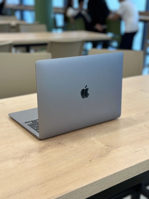 Продам Macbook air m1