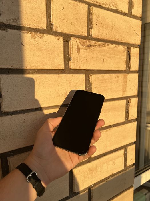 Продам iPhone 12 Pro Max