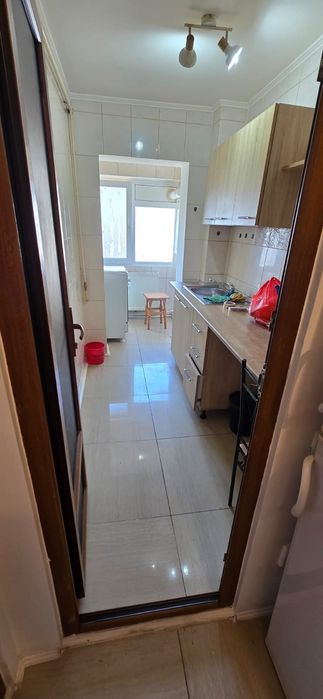 Închiriez garsoniera