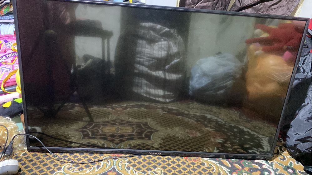 Телевизор сатамын срочно 45 мынға