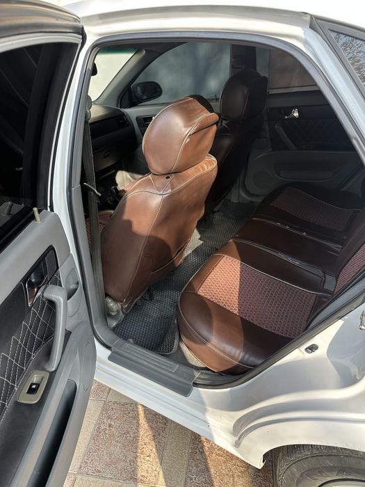 Variantga Lacetti sotiladi 1,8 motor