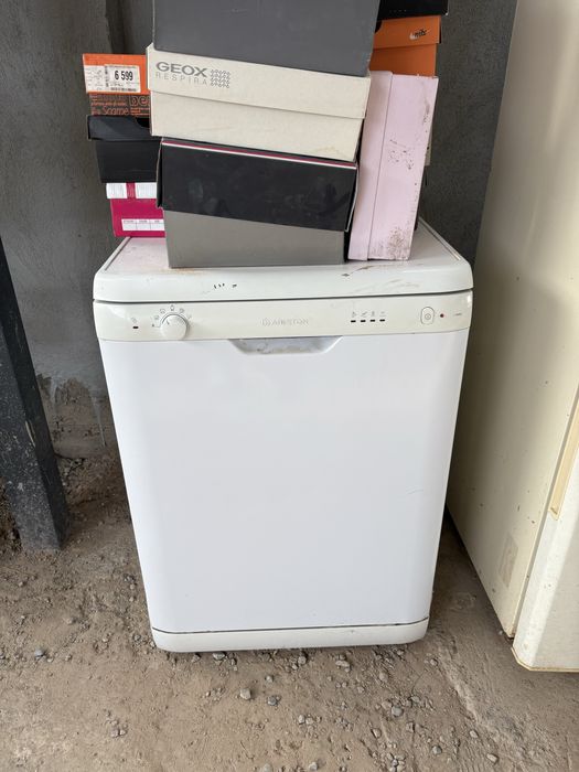 Холодильник,стиралка , посуда моика