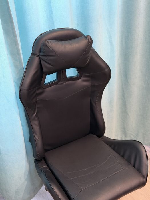 Игровое компьютерное кресло
