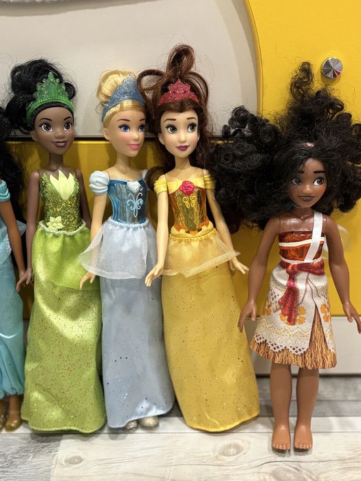 Замък Замръзналото кралство, кукли Disney