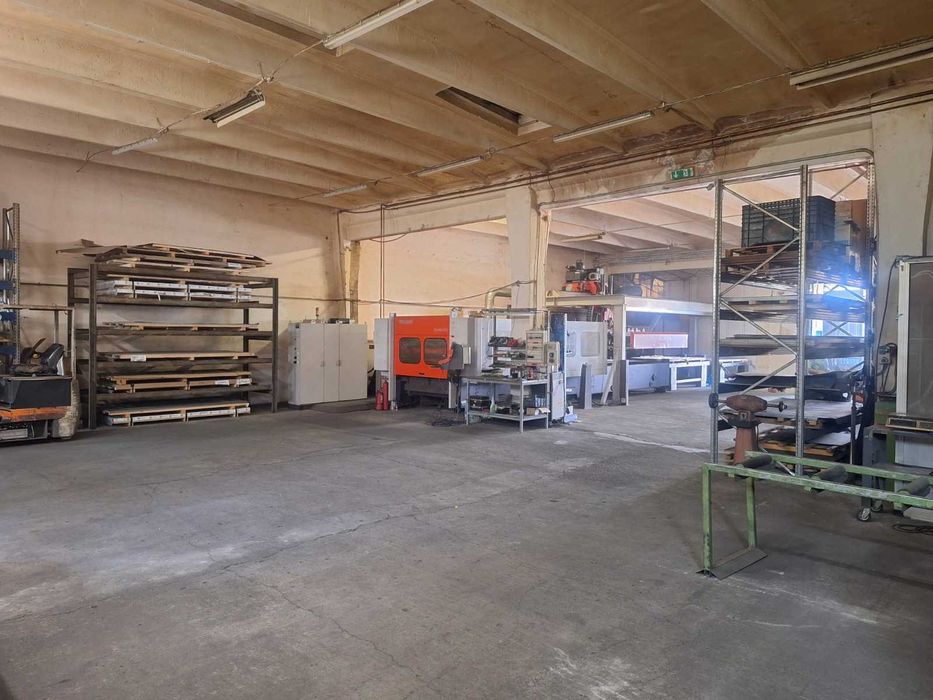 De vânzare societatea metalmecanica  in suprafata de 500mp aflata in chirie,situata in Aradul Nou