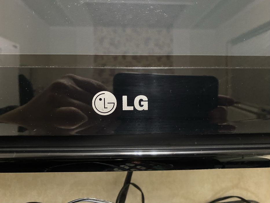 LG Televizir 42 Razmer srochna Sotiladi