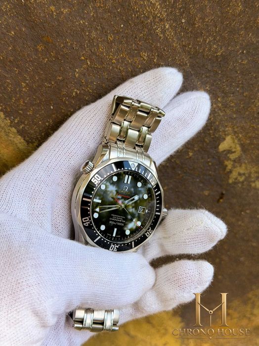 OMEGA Seamaster Diver 300M – 007 Edition