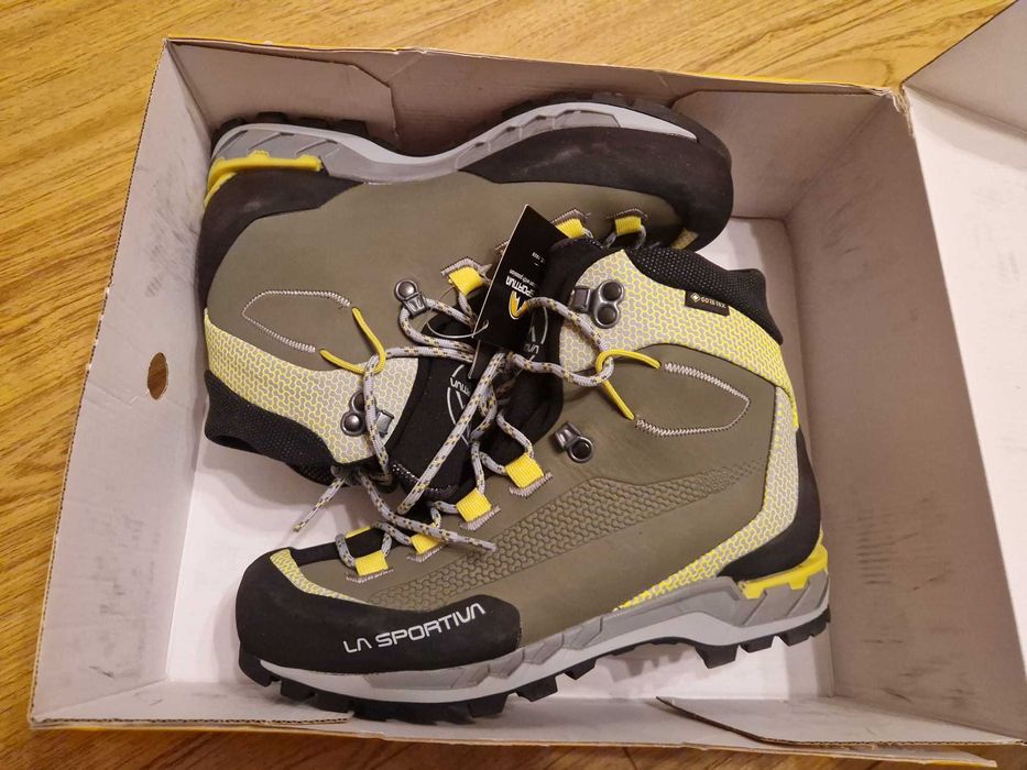 Bocanci dama, ghete La Sportiva Goretex, munte, scarpa, mammut, salewa