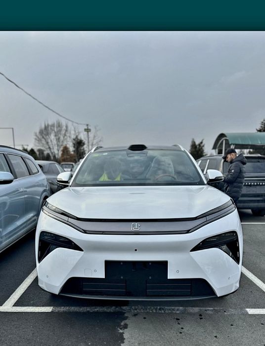 **BYD TANG L 2 wd 2025
Zapas xod 670 km
7 o'rindiq. Lidarli.
Zaryad