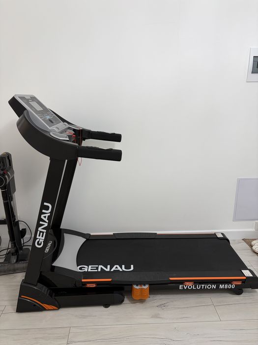 Беговая дорожка Genau Evolution M800