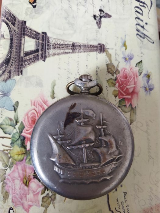 Продам часы карманные Молния