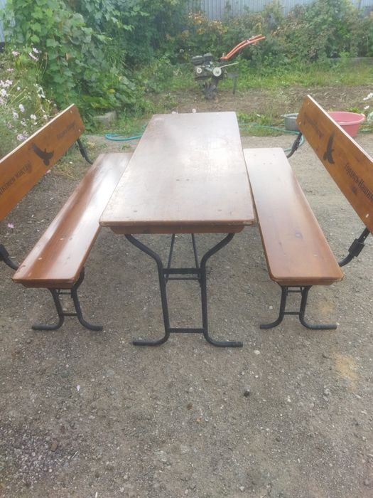 Стол со скамейками