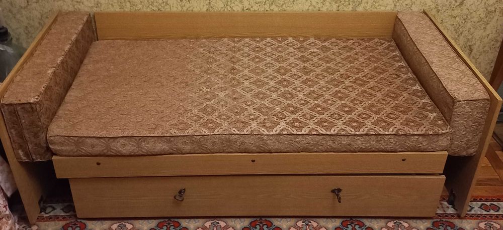 Диван детский. Раскладной . (СССР)