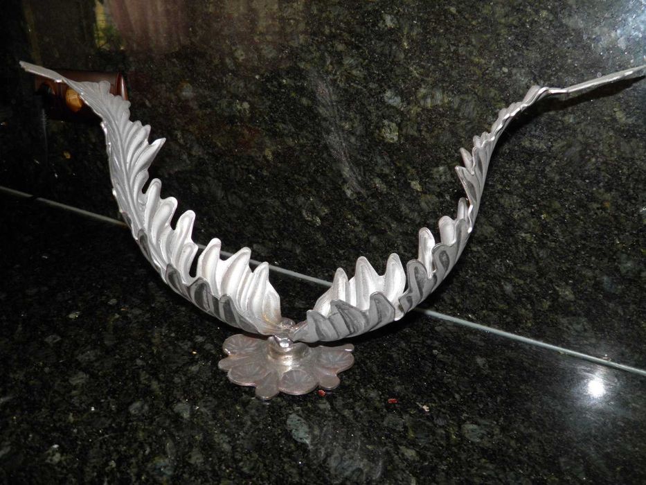 декоративна стойка за часовник