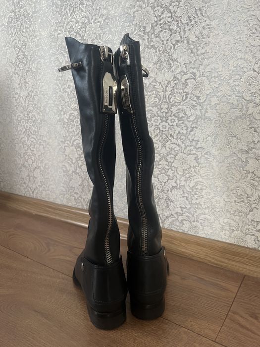 Продам зимние сапоги