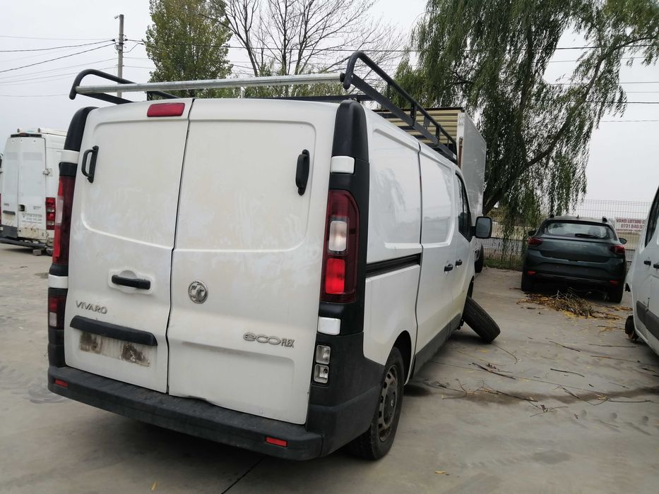 Dezmembram Opel Vivaro  motor 1.6