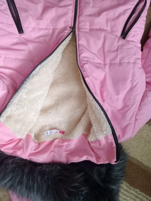 Продам женскую куртку