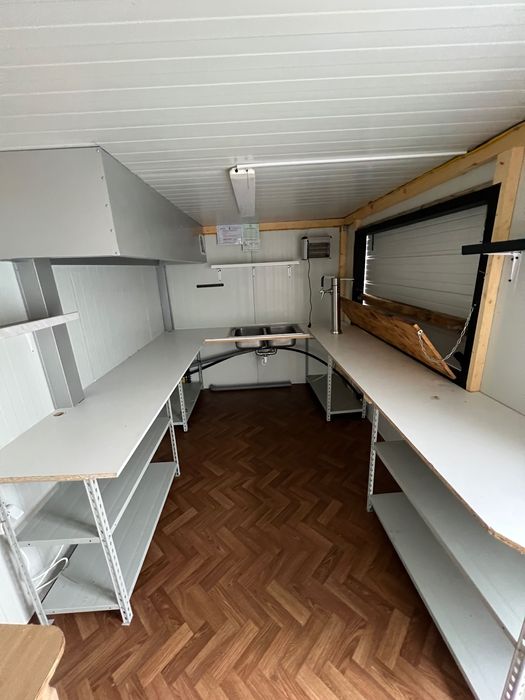 Vând container , lungimea 4,20m /2,25m latime