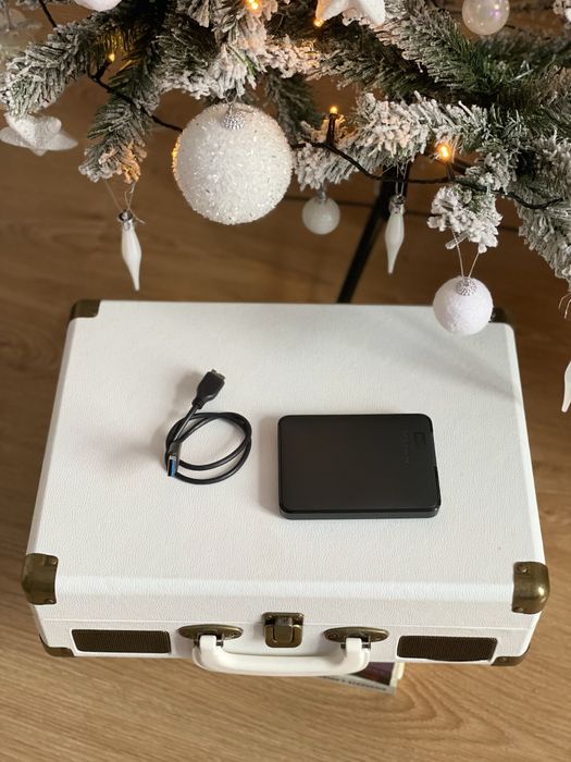 Hard Disk HDD extern 2TB + cablu! Ca NOU!WD Elements