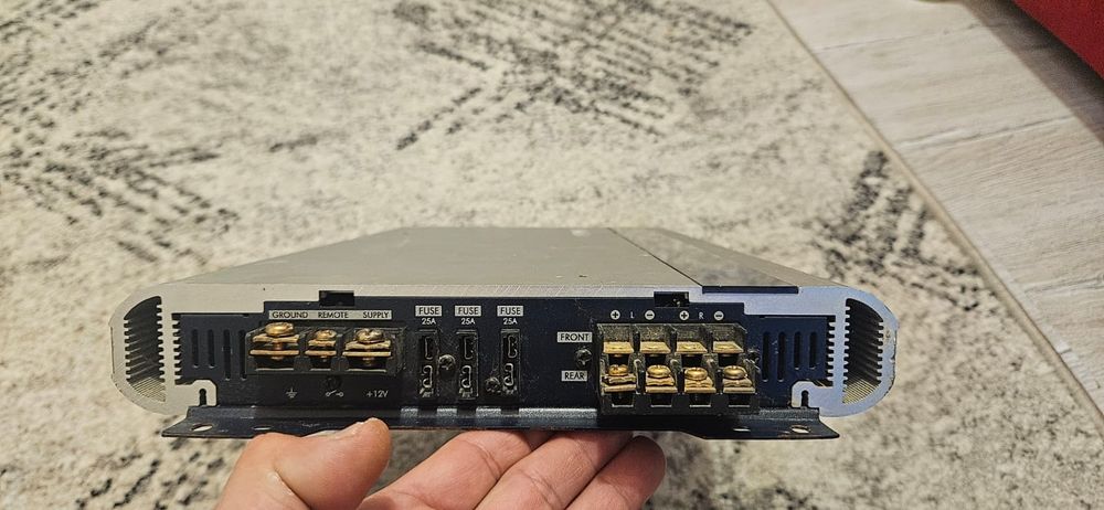 Amplificator auto blaupunkt