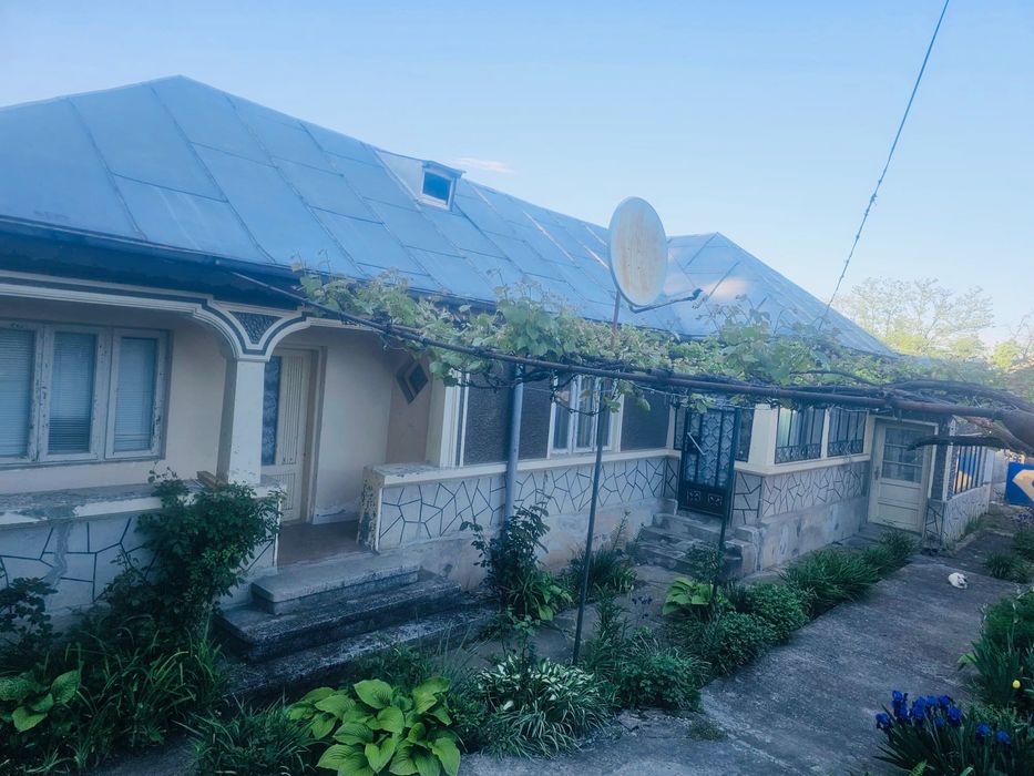 CASĂ de VÂNZARE în CĂTINA, comuna Florești, județul Prahova