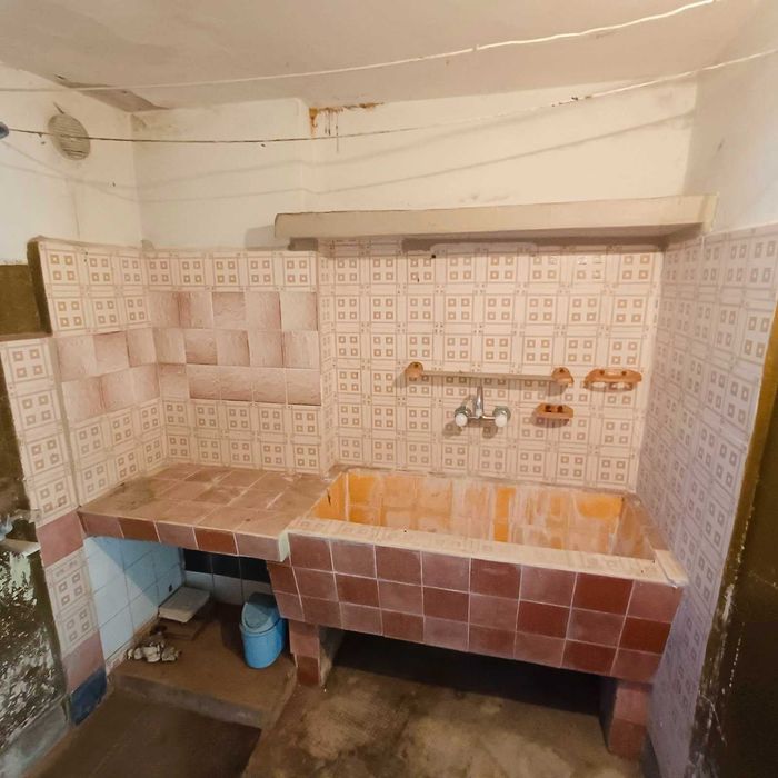 Продавам първия етаж от къща в с. Бръшляница | 80 кв.м + двор 1710 кв.м | 24 км от Плевен | 11 990 €