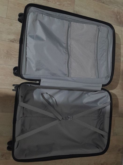 Чемодан в хорошем состояни новыи
