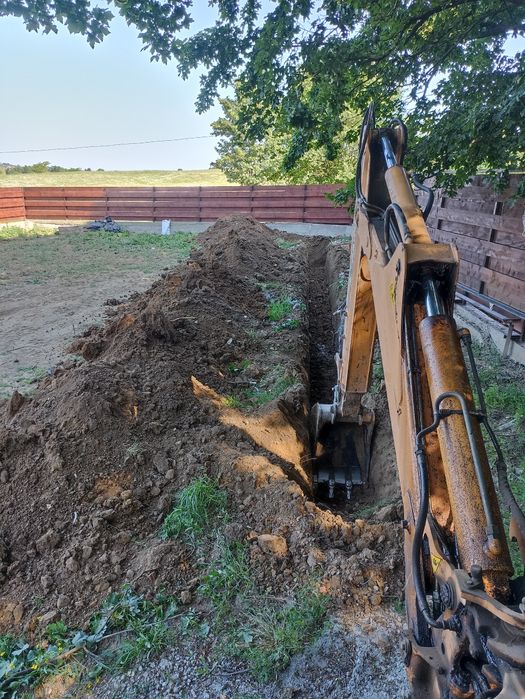 Inchiriez buldoexcavator