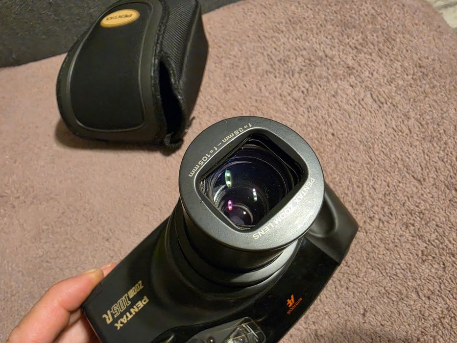Aparat foto analog pe film Pentax Zoom 105-R