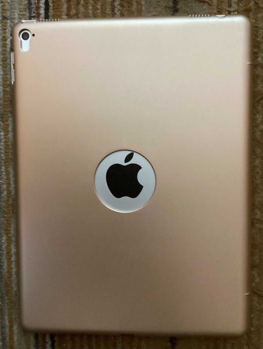 айпад 128 сим пълен комплект с клавиатура ipad air 2, sim 128 gb А1567