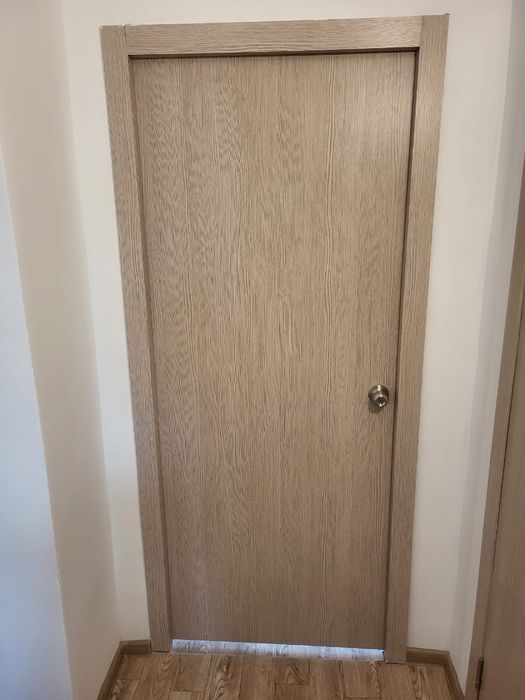 Продам двери межкомнатные