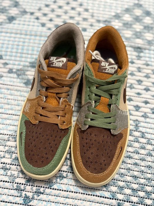 adidasi jordan 1 travis scott