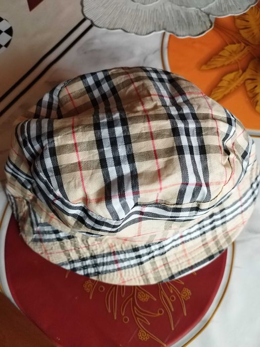 Palarie de soare, unisex, in carouri, fara urme de purtare! Aprox.: 57