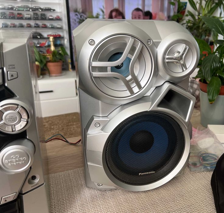 Sistem audio Panasonic SA-AK320  5 CD  MP3  2x125W cu boxe originale
