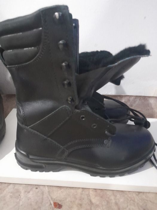 Продам  берцы новые  зимние  и летние