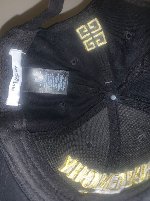 Шапка с козирка Givenchy